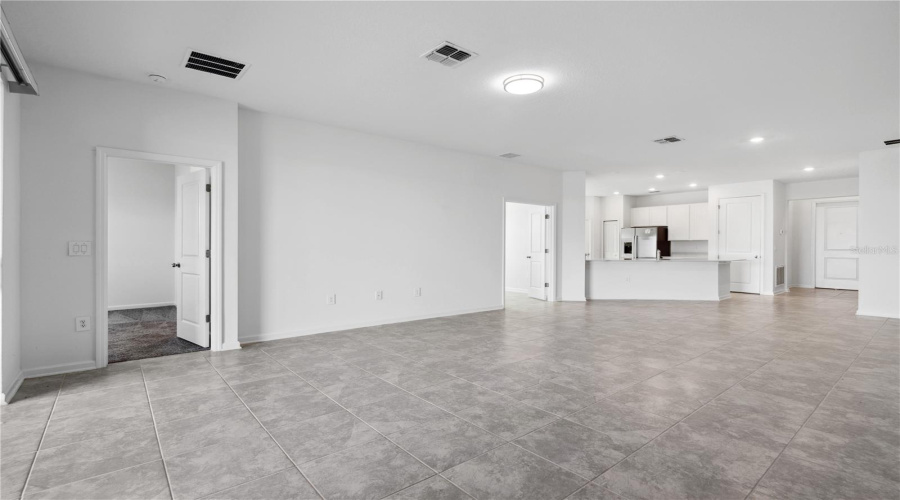 Davenport, Florida 33837, 4 Bedrooms Bedrooms, ,3 Bathroomsbathrooms,Residential,For Sale,Daring,Mfro6315023