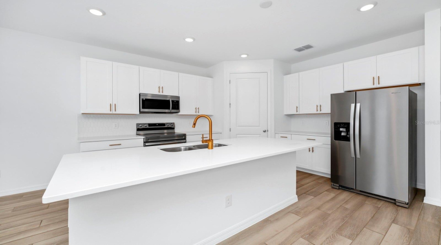 Davenport, Florida 33896, 4 Bedrooms Bedrooms, ,3 Bathroomsbathrooms,Residential,For Sale,Derwent,Mfro6315505