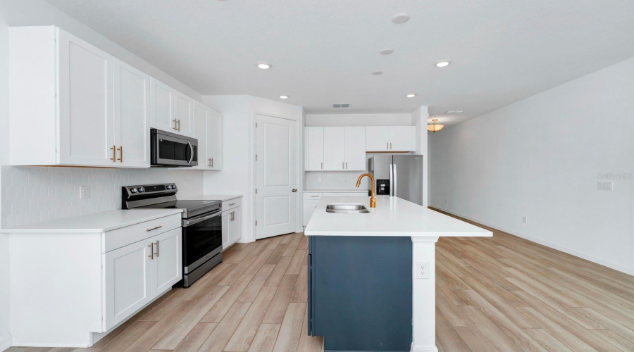 Davenport, Florida 33896, 4 Bedrooms Bedrooms, ,3 Bathroomsbathrooms,Residential,For Sale,Derwent,Mfro6315505