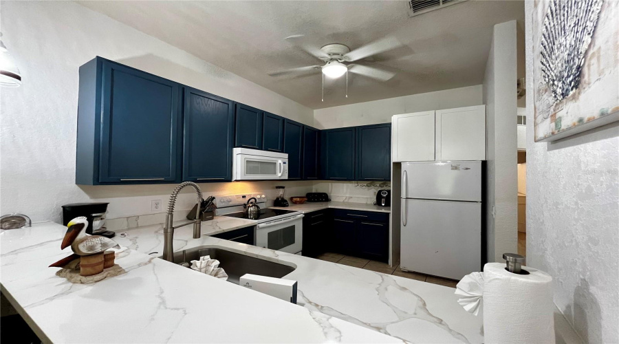 DAVENPORT, Florida 33897, 3 Bedrooms Bedrooms, ,2 BathroomsBathrooms,Residential,For Sale,GRAN BAHAMA,MFRS5128389