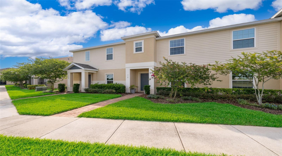 Davenport, Florida 33837, 3 Bedrooms Bedrooms, ,2 Bathroomsbathrooms,Residential,For Sale,Claire,Mfro6315545