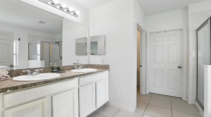 Davenport, Florida 33897, 4 Bedrooms Bedrooms, ,2 Bathroomsbathrooms,Residential,For Sale,Williamson,Mfro6315769