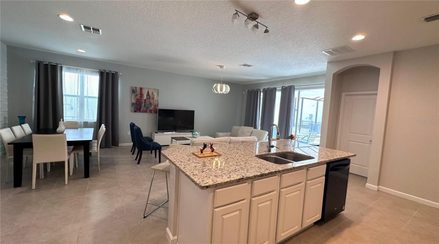 KISSIMMEE, Florida 34746, 4 Bedrooms Bedrooms, ,3 BathroomsBathrooms,Residential,For Sale,MONADO,0,MFRS5128414