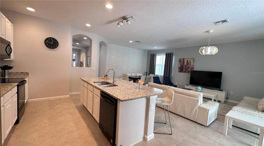 KISSIMMEE, Florida 34746, 4 Bedrooms Bedrooms, ,3 BathroomsBathrooms,Residential,For Sale,MONADO,0,MFRS5128414