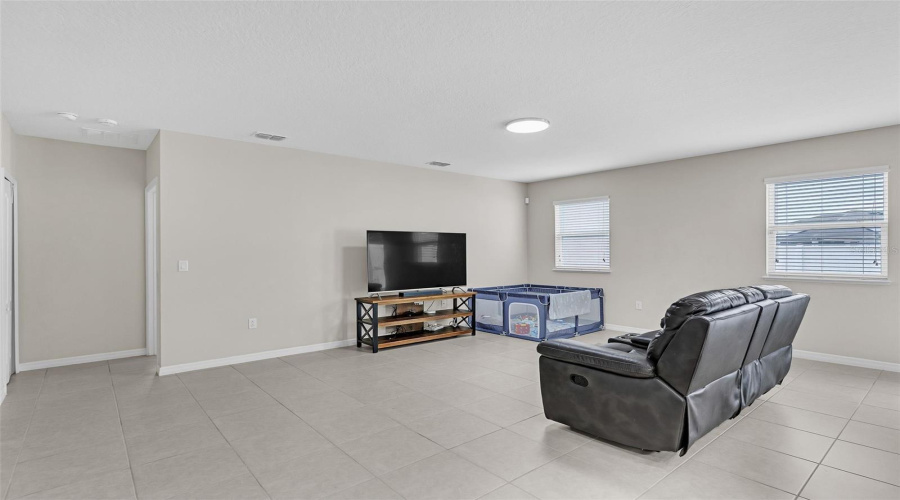 Davenport, Florida 33837, 4 Bedrooms Bedrooms, ,2 Bathroomsbathrooms,Residential,For Sale,Sardinia,Mfrtb8393808