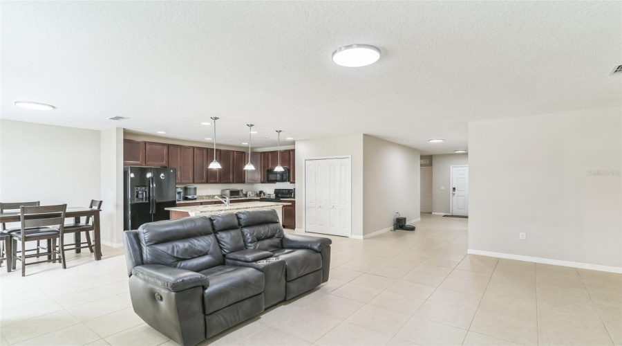 Davenport, Florida 33837, 4 Bedrooms Bedrooms, ,2 Bathroomsbathrooms,Residential,For Sale,Sardinia,Mfrtb8393808