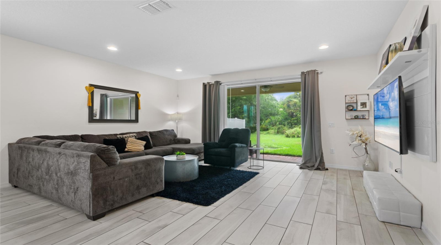 Kissimmee, Florida 34746, 3 Bedrooms Bedrooms, ,2 Bathroomsbathrooms,Residential,For Sale,Jernigan,Mfro6315856