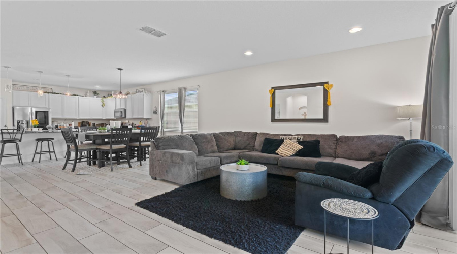 Kissimmee, Florida 34746, 3 Bedrooms Bedrooms, ,2 Bathroomsbathrooms,Residential,For Sale,Jernigan,Mfro6315856