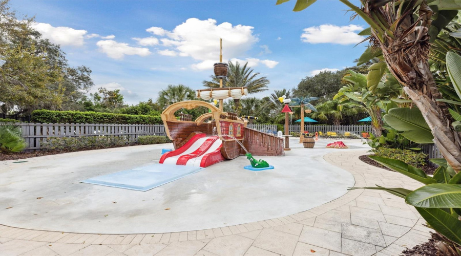 Davenport, Florida 33896, 3 Bedrooms Bedrooms, ,2 Bathroomsbathrooms,Residential,For Sale,Longboat,Mfro6315949