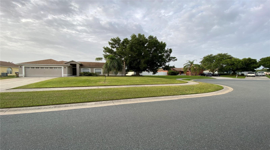 KISSIMMEE, Florida 34746, 3 Bedrooms Bedrooms, ,2 BathroomsBathrooms,Residential,For Sale,AUGUSTA,0,MFRR4909435