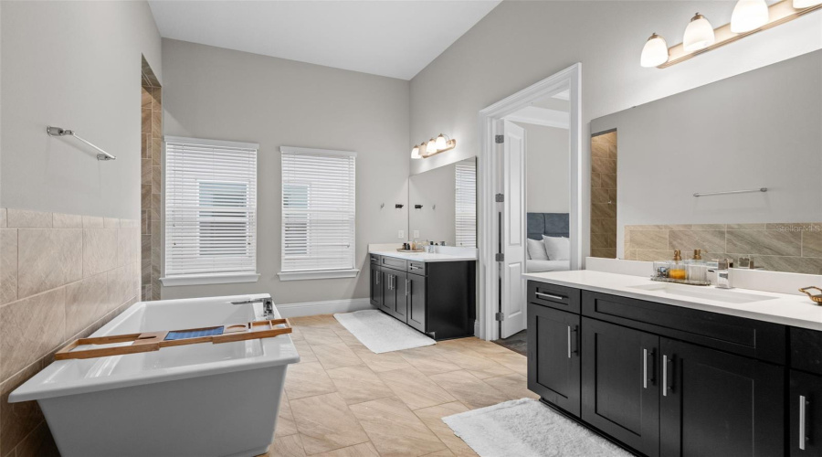 Orlando, Florida 32836, 4 Bedrooms Bedrooms, ,3 Bathroomsbathrooms,Residential,For Sale,Chilton,Mfro6313429