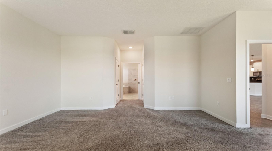 DAVENPORT, Florida 33896, 4 Bedrooms Bedrooms, ,2 BathroomsBathrooms,Residential,For Sale,DOWNSWING,0,MFRS5128479