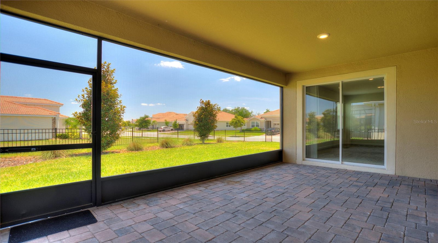 DAVENPORT, Florida 33896, 4 Bedrooms Bedrooms, ,2 BathroomsBathrooms,Residential,For Sale,DOWNSWING,0,MFRS5128479