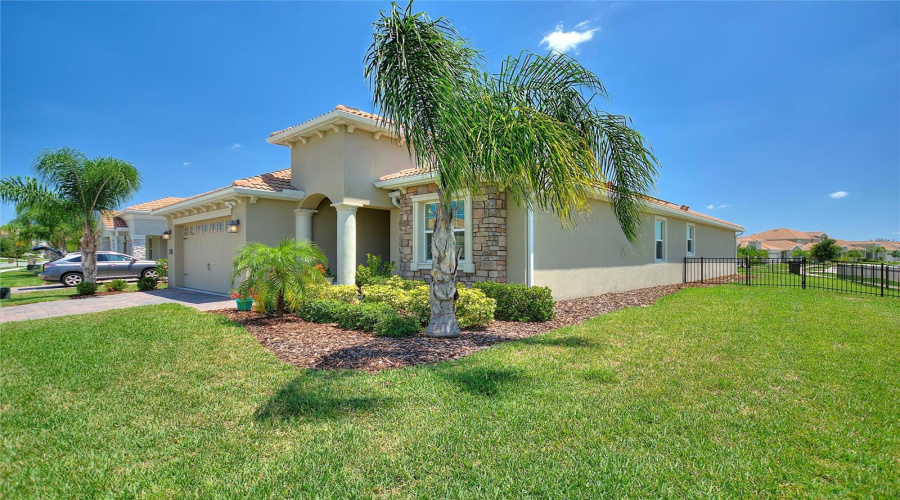 DAVENPORT, Florida 33896, 4 Bedrooms Bedrooms, ,2 BathroomsBathrooms,Residential,For Sale,DOWNSWING,0,MFRS5128479