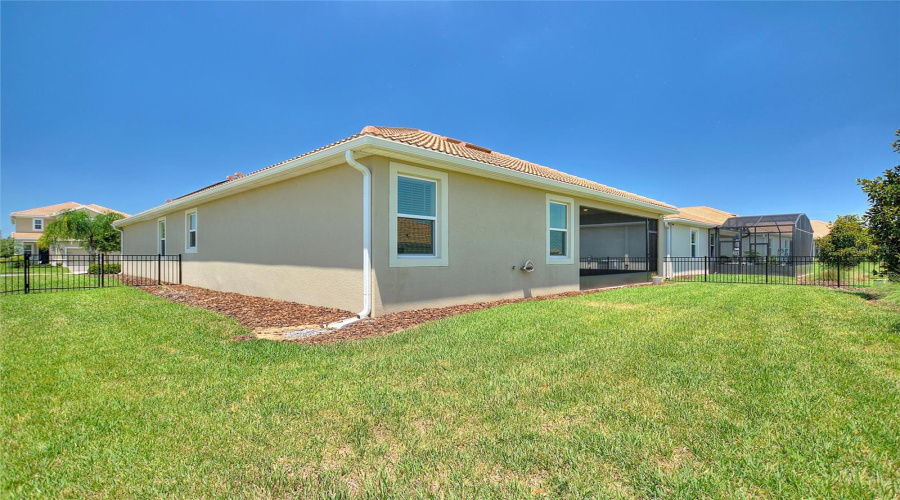 DAVENPORT, Florida 33896, 4 Bedrooms Bedrooms, ,2 BathroomsBathrooms,Residential,For Sale,DOWNSWING,0,MFRS5128479