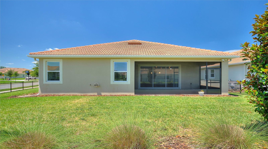 DAVENPORT, Florida 33896, 4 Bedrooms Bedrooms, ,2 BathroomsBathrooms,Residential,For Sale,DOWNSWING,0,MFRS5128479