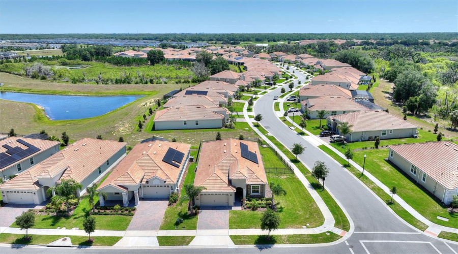 DAVENPORT, Florida 33896, 4 Bedrooms Bedrooms, ,2 BathroomsBathrooms,Residential,For Sale,DOWNSWING,0,MFRS5128479