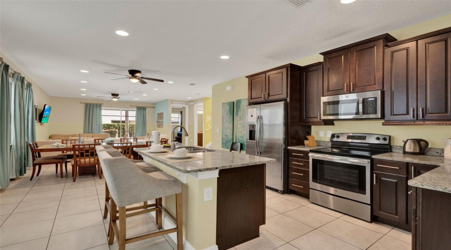 Kissimmee, Florida 34747, 8 Bedrooms Bedrooms, ,7 Bathroomsbathrooms,Residential,For Sale,Brookhurst,Mfrs5128335