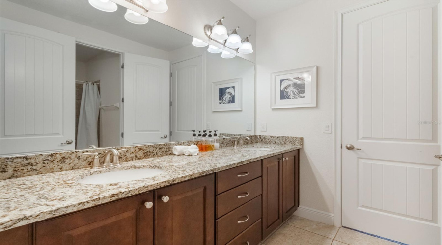 KISSIMMEE, Florida 34747, 8 Bedrooms Bedrooms, ,7 BathroomsBathrooms,Residential,For Sale,PENDANT,0,MFRS5128341