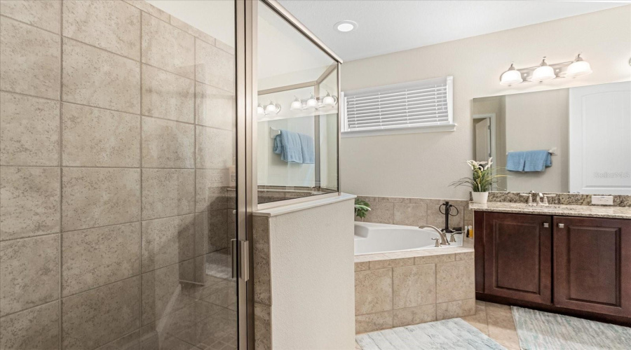 REUNION, Florida 34747, 5 Bedrooms Bedrooms, ,5 BathroomsBathrooms,Residential,For Sale,CASTLE PINES,0,MFRO6312203