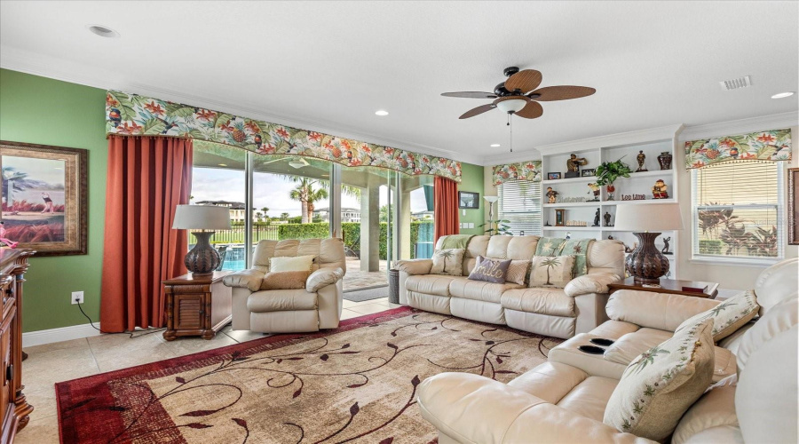 REUNION, Florida 34747, 5 Bedrooms Bedrooms, ,5 BathroomsBathrooms,Residential,For Sale,CASTLE PINES,0,MFRO6312203