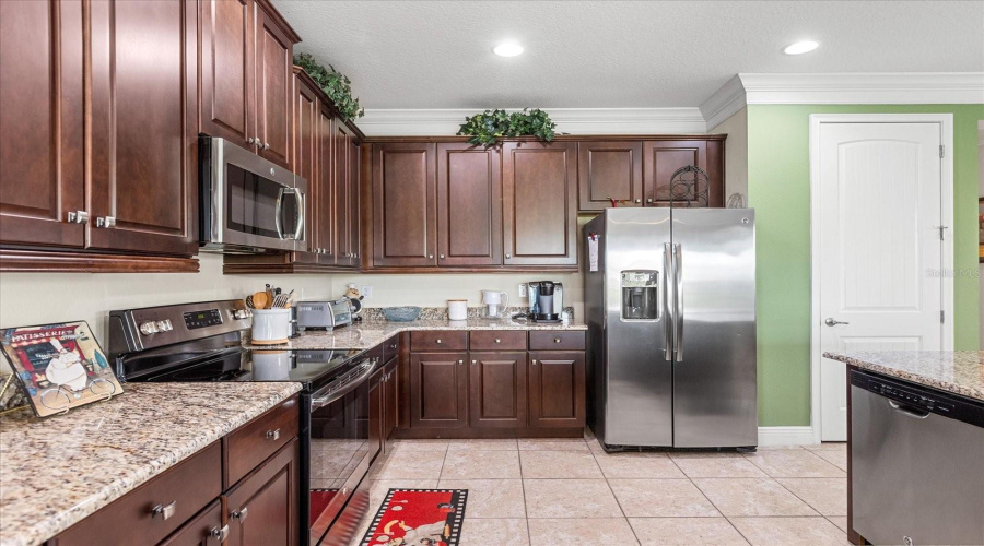 REUNION, Florida 34747, 5 Bedrooms Bedrooms, ,5 BathroomsBathrooms,Residential,For Sale,CASTLE PINES,0,MFRO6312203