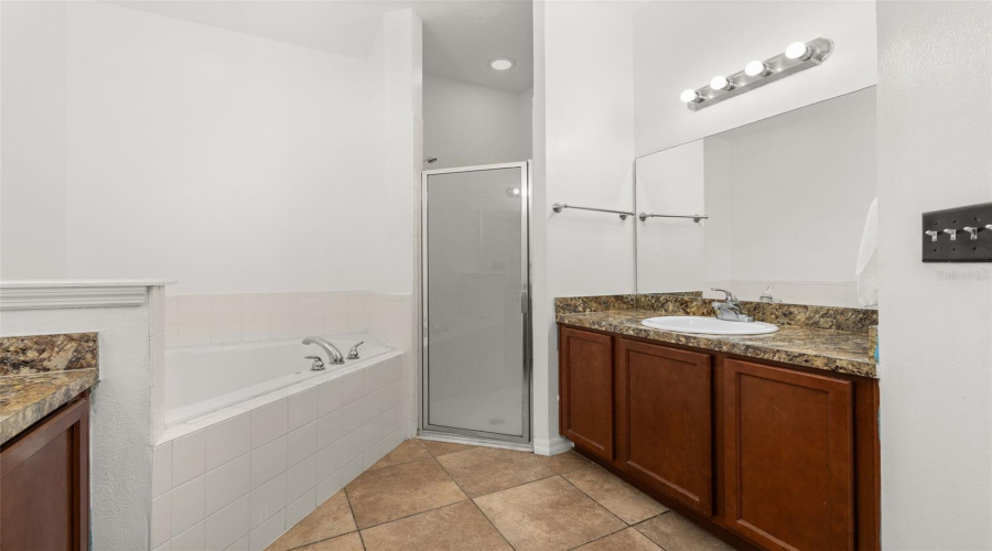 Davenport, Florida 33837, 4 Bedrooms Bedrooms, ,2 Bathroomsbathrooms,Residential,For Sale,Highland Meadows,Mfrs5128530