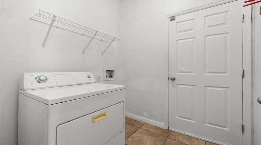Davenport, Florida 33837, 4 Bedrooms Bedrooms, ,2 Bathroomsbathrooms,Residential,For Sale,Highland Meadows,Mfrs5128530