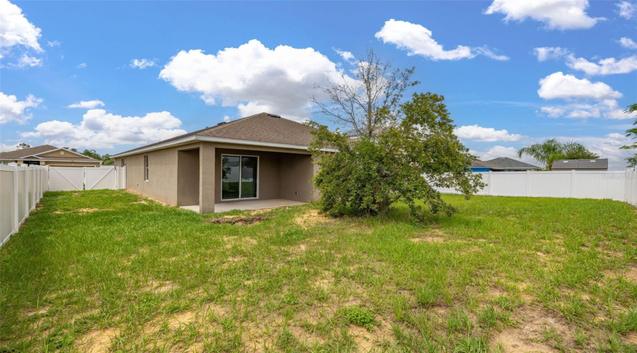 Davenport, Florida 33837, 4 Bedrooms Bedrooms, ,2 Bathroomsbathrooms,Residential,For Sale,Highland Meadows,Mfrs5128530