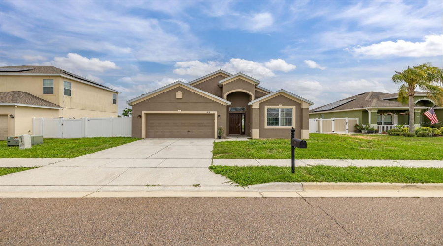 Davenport, Florida 33837, 4 Bedrooms Bedrooms, ,2 Bathroomsbathrooms,Residential,For Sale,Highland Meadows,Mfrs5128530