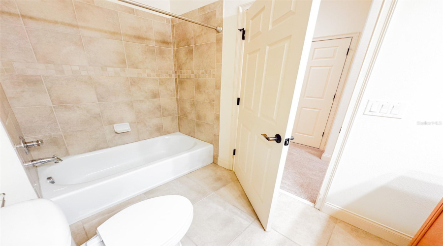 DAVENPORT, Florida 33897, 4 Bedrooms Bedrooms, ,3 BathroomsBathrooms,Residential,For Sale,BELLA VISTA,MFRO6313342