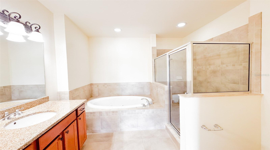 DAVENPORT, Florida 33897, 4 Bedrooms Bedrooms, ,3 BathroomsBathrooms,Residential,For Sale,BELLA VISTA,MFRO6313342