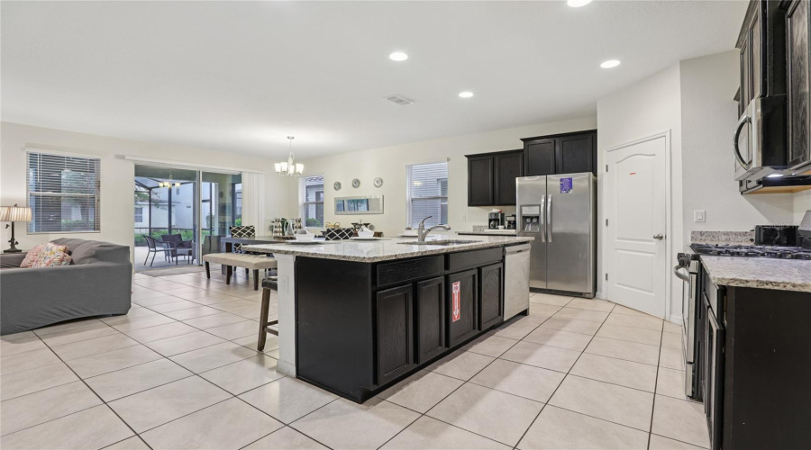 DAVENPORT, Florida 33837, 7 Bedrooms Bedrooms, ,5 BathroomsBathrooms,Residential,For Sale,OAKWOOD,0,MFRO6314543