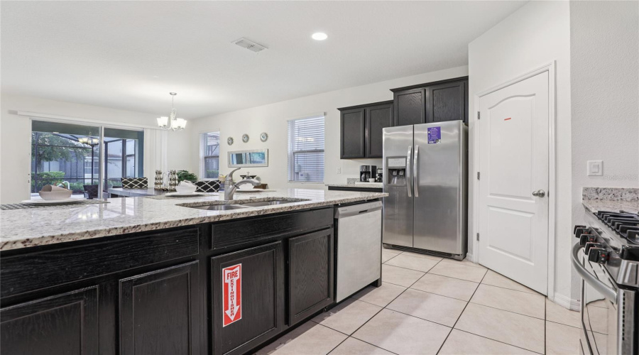 DAVENPORT, Florida 33837, 7 Bedrooms Bedrooms, ,5 BathroomsBathrooms,Residential,For Sale,OAKWOOD,0,MFRO6314543