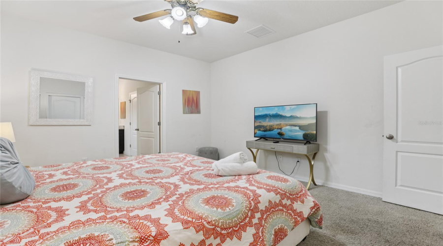 DAVENPORT, Florida 33837, 7 Bedrooms Bedrooms, ,5 BathroomsBathrooms,Residential,For Sale,OAKWOOD,0,MFRO6314543