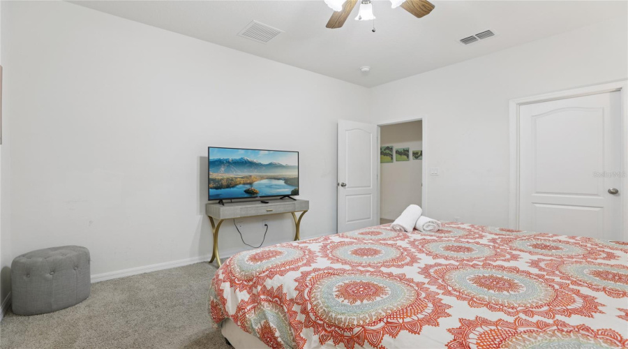 DAVENPORT, Florida 33837, 7 Bedrooms Bedrooms, ,5 BathroomsBathrooms,Residential,For Sale,OAKWOOD,0,MFRO6314543