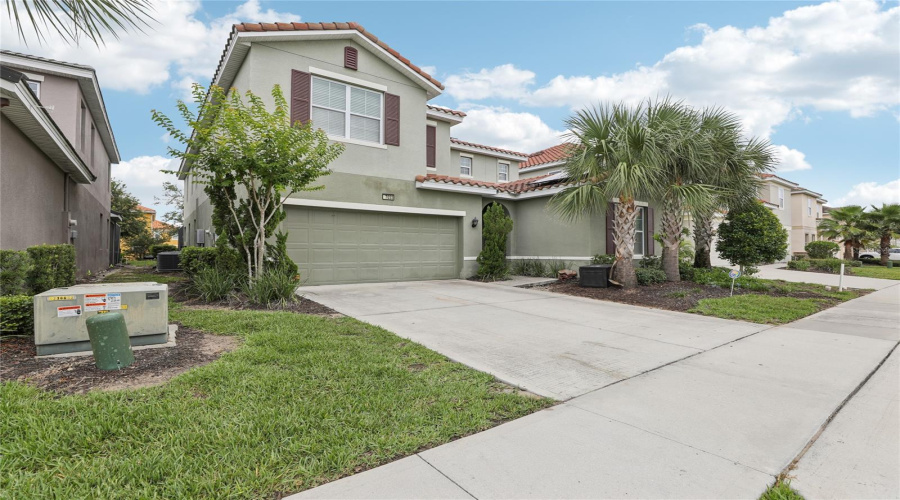 DAVENPORT, Florida 33837, 7 Bedrooms Bedrooms, ,5 BathroomsBathrooms,Residential,For Sale,OAKWOOD,0,MFRO6314543