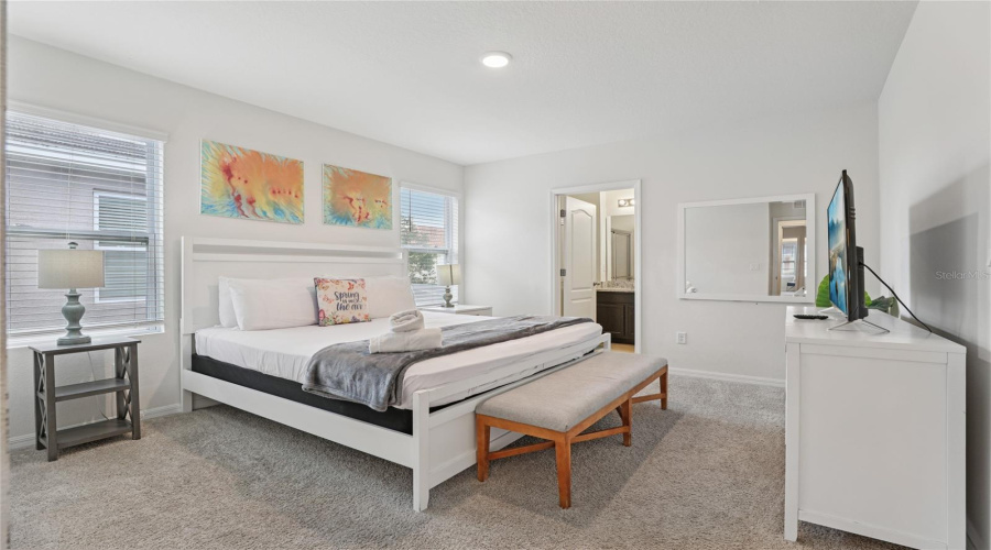 DAVENPORT, Florida 33837, 7 Bedrooms Bedrooms, ,5 BathroomsBathrooms,Residential,For Sale,OAKWOOD,0,MFRO6314543