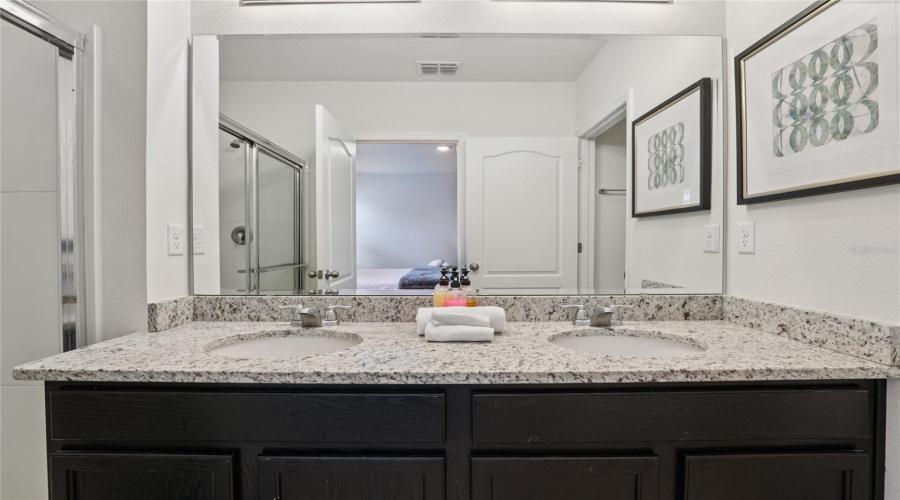 DAVENPORT, Florida 33837, 7 Bedrooms Bedrooms, ,5 BathroomsBathrooms,Residential,For Sale,OAKWOOD,0,MFRO6314543