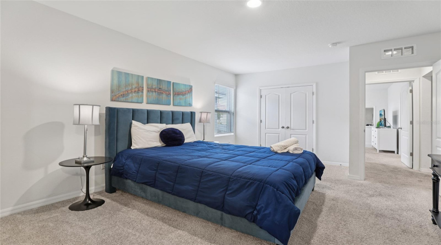 DAVENPORT, Florida 33837, 7 Bedrooms Bedrooms, ,5 BathroomsBathrooms,Residential,For Sale,OAKWOOD,0,MFRO6314543