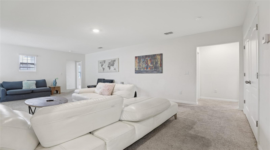DAVENPORT, Florida 33837, 7 Bedrooms Bedrooms, ,5 BathroomsBathrooms,Residential,For Sale,OAKWOOD,0,MFRO6314543