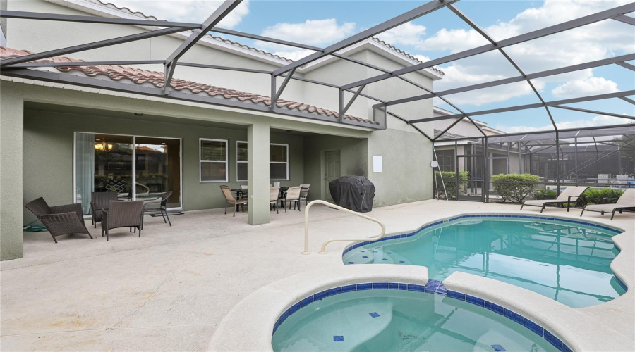 DAVENPORT, Florida 33837, 7 Bedrooms Bedrooms, ,5 BathroomsBathrooms,Residential,For Sale,OAKWOOD,0,MFRO6314543