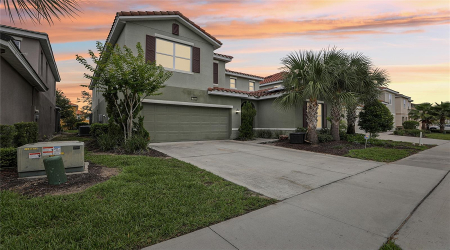 DAVENPORT, Florida 33837, 7 Bedrooms Bedrooms, ,5 BathroomsBathrooms,Residential,For Sale,OAKWOOD,0,MFRO6314543