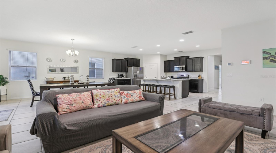 DAVENPORT, Florida 33837, 7 Bedrooms Bedrooms, ,5 BathroomsBathrooms,Residential,For Sale,OAKWOOD,0,MFRO6314543
