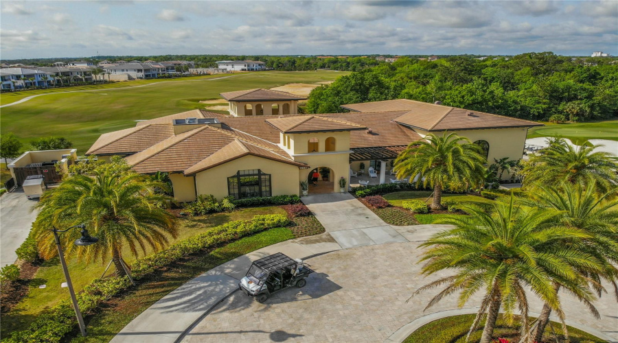Niklaus Clubhouse with Traditions Restaurant