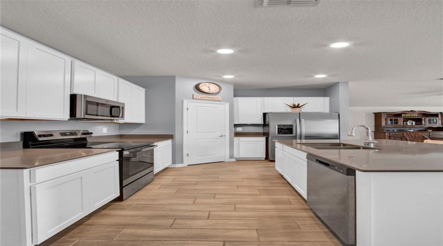 Davenport, Florida 33837, 3 Bedrooms Bedrooms, ,2 Bathroomsbathrooms,Residential,For Sale,Citrus Reserve,Mfrg5098022