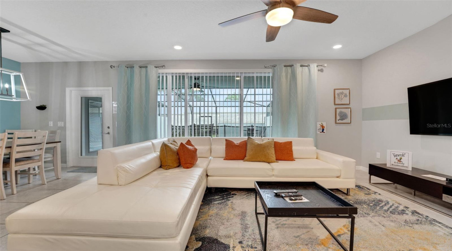 DAVENPORT, Florida 33897, 5 Bedrooms Bedrooms, ,4 BathroomsBathrooms,Residential,For Sale,GARDENIA,0,MFRO6316353