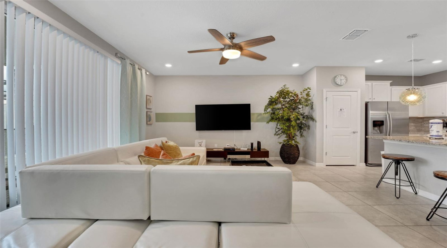DAVENPORT, Florida 33897, 5 Bedrooms Bedrooms, ,4 BathroomsBathrooms,Residential,For Sale,GARDENIA,0,MFRO6316353