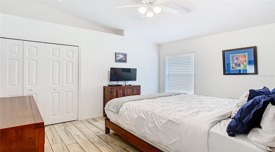 Davenport, Florida 33837, 5 Bedrooms Bedrooms, ,4 Bathroomsbathrooms,Residential,For Sale,Viola Dr,Mfro6315234