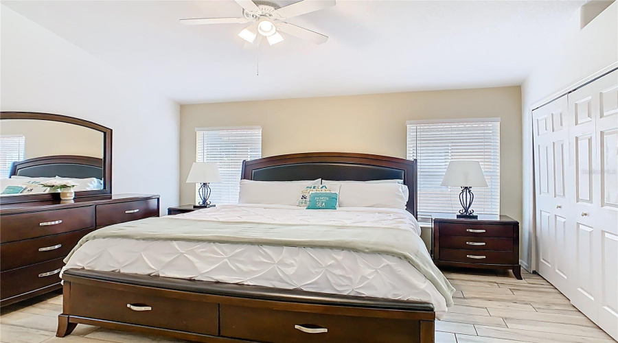 Davenport, Florida 33837, 5 Bedrooms Bedrooms, ,4 Bathroomsbathrooms,Residential,For Sale,Viola Dr,Mfro6315234